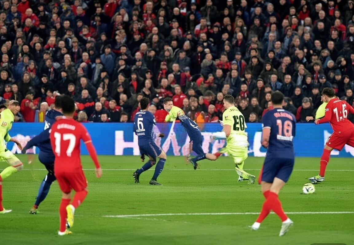 巴黎圣日耳曼vs利物浦：巅峰对决前瞻分析